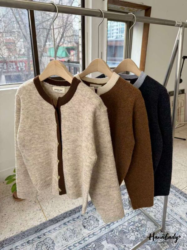 LEA12 配色領造型金釦上衣 