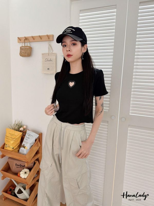 LFA58 簍空愛心釘珠短版T 