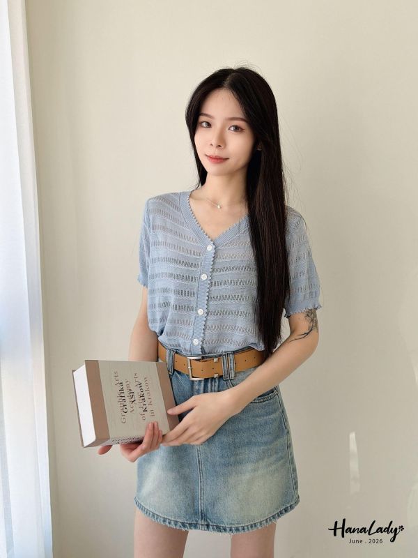 LLA48 柔美親膚排釦上衣 
