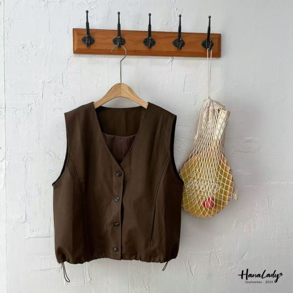 WKA39 率性三釦V線皮質背心 