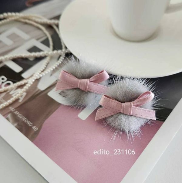 SQB35 緞帶QQ毛球耳針式耳環 