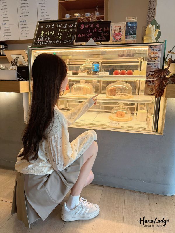 WTB40 細緻棉柔簍空袖上衣 