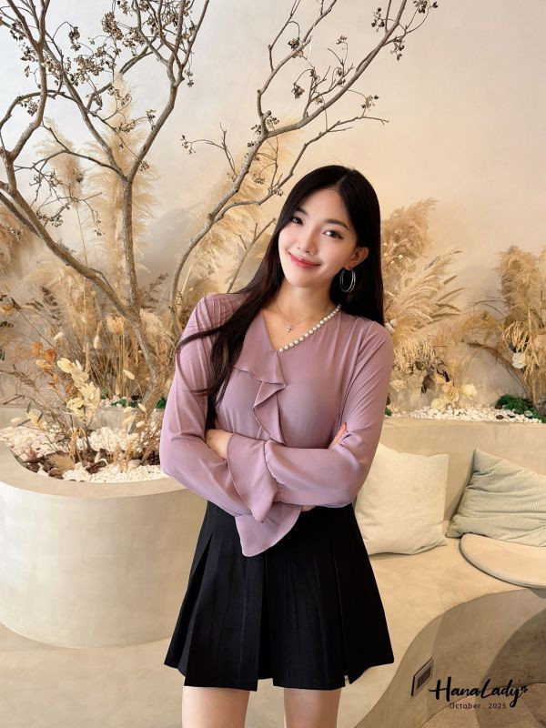 WTA37 釘珠波浪領雪紡上衣 