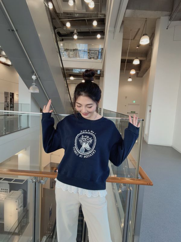 WQA21 花卉釘珠蝴蝶結圓領上衣 