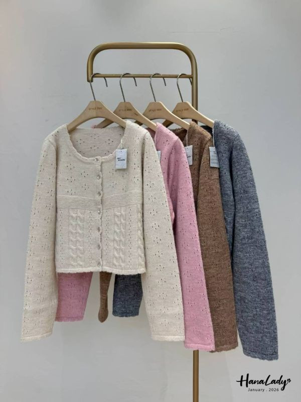 LEA60 簍空小花果凍釦針織上衣 