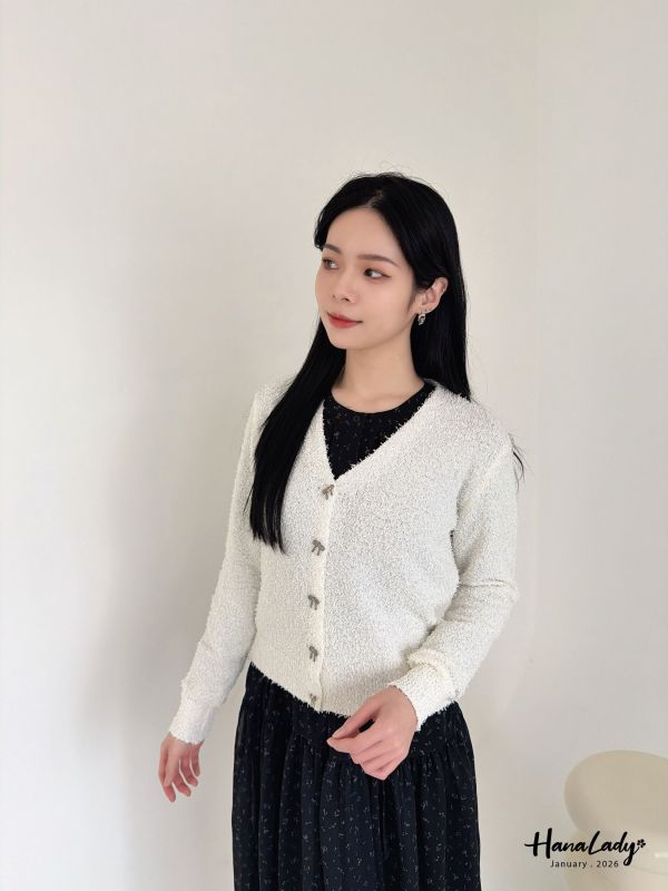 LEA54 毛毛蝴蝶結釦針織上衣 