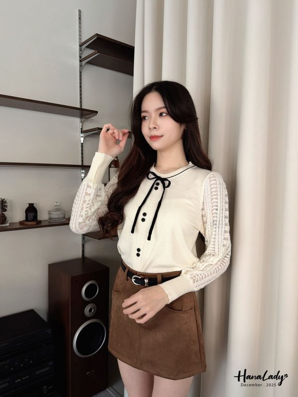 WQA29 蕾絲簍空透袖綁帶上衣 