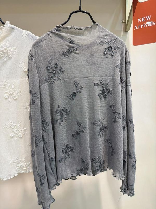 LTA90 刺繡雕花拷克邊針織上衣 