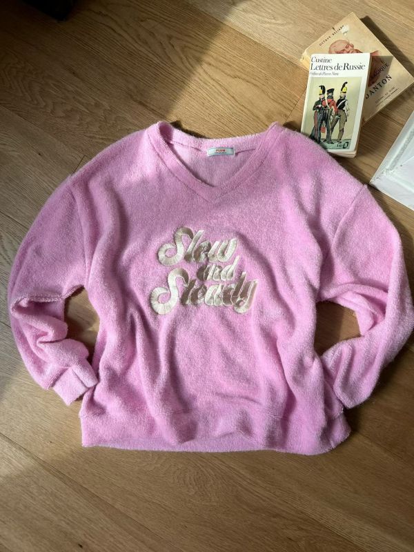 WQA34 刺繡字母V領針織上衣 