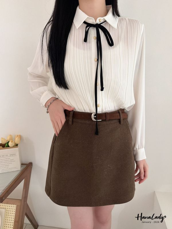 LEA27 造型金扣雪紡壓紋上衣 