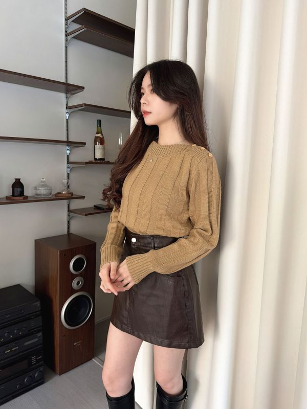 WQA59 金釦肩設計針織上衣 