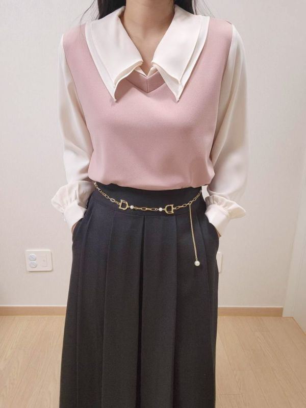 WQA46 假兩件層刺領配色上衣 