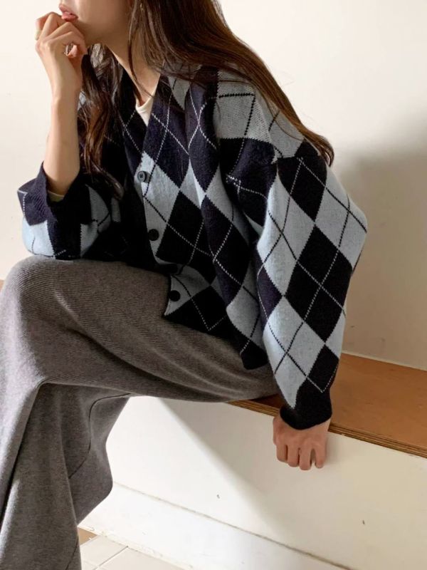 WQA16 菱格紋配色排釦上衣 