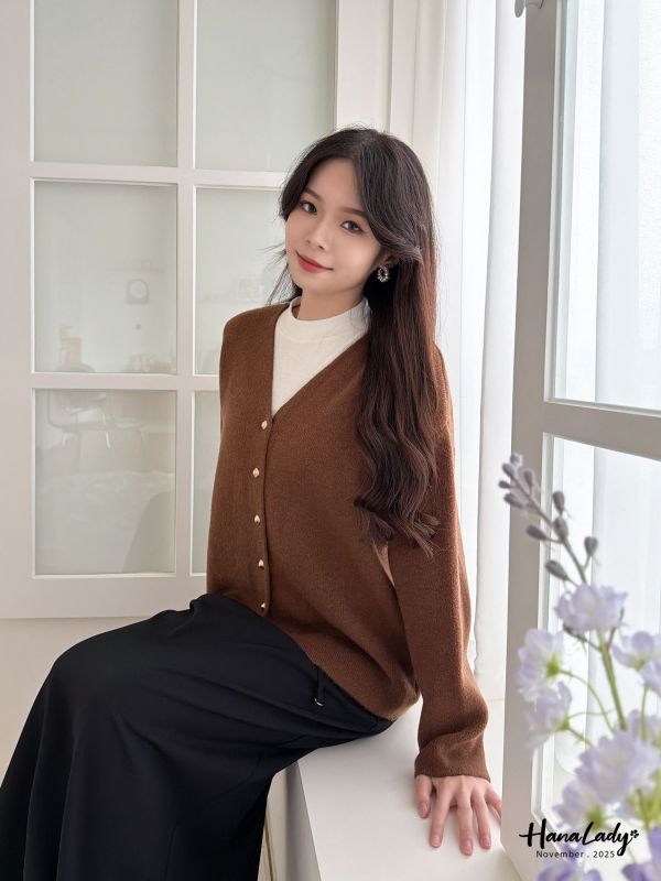 WJB10 簡約金釦純色V領外 