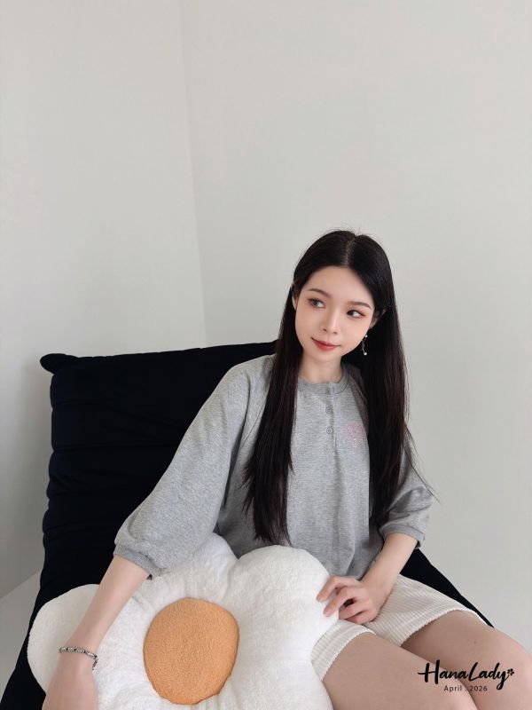 LFA88 學院風三釦刺繡愛心上衣 