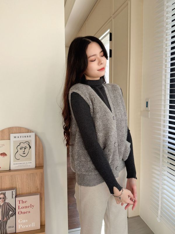 WQB07 兩件式高領針織背心上衣 