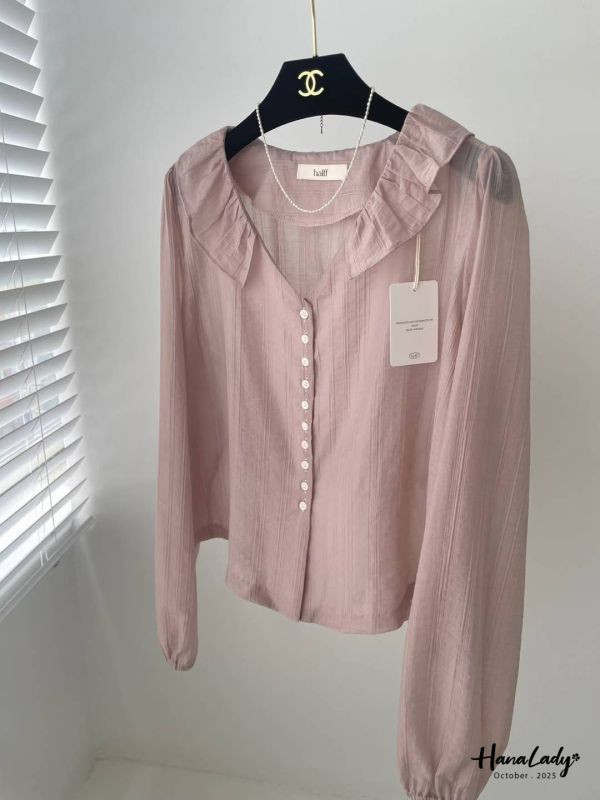 WTA77 可愛壓摺領排釦壓紋上衣 