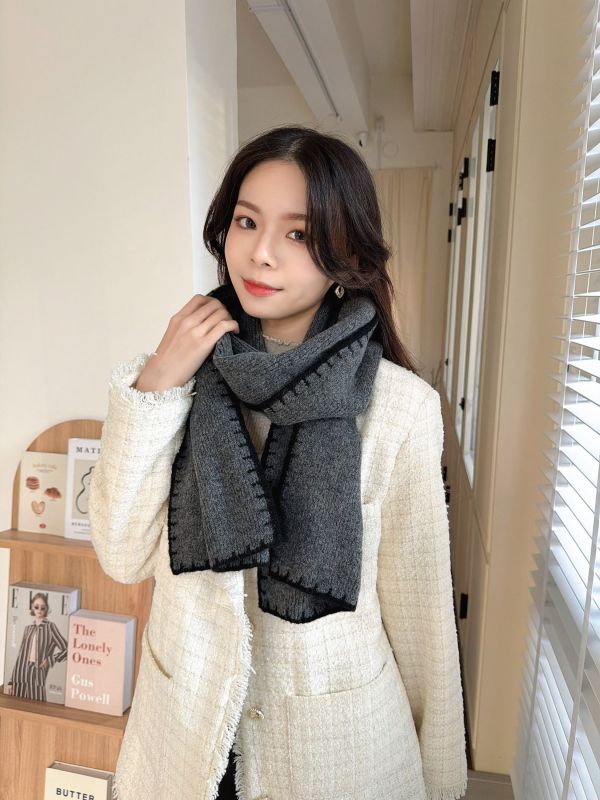 WQB40 簡約配色邊線條圍巾 