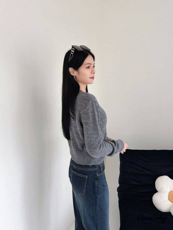 LEA61 簡約排釦設計針織上衣 