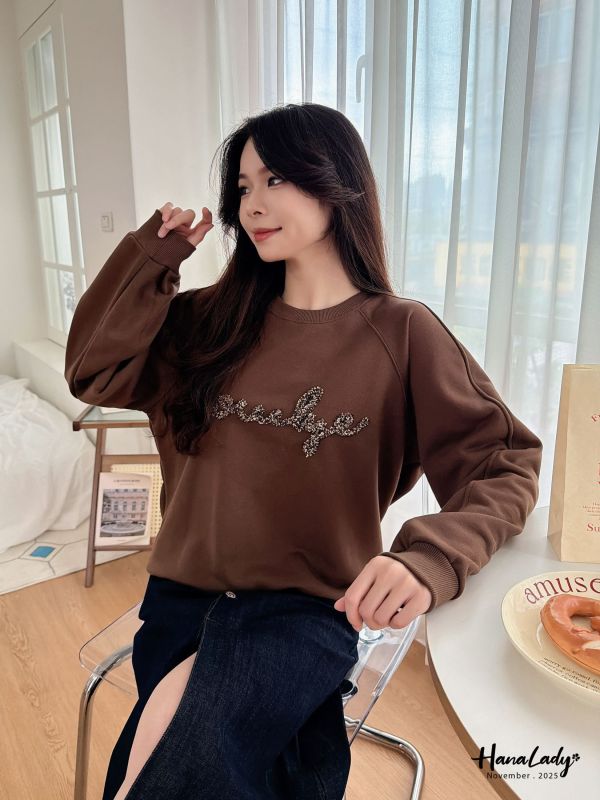 WJA24 立體毛呢字母大學T 