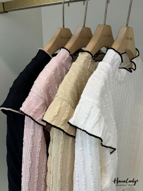 WJA33 QQ木耳滾邊抓皺上衣 