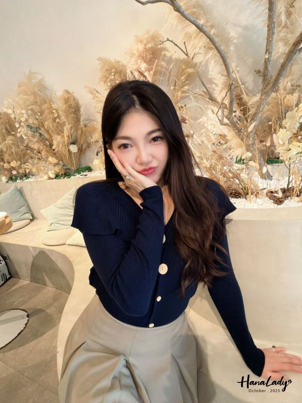 WTB39 木紋釦設計斗篷針織上衣 