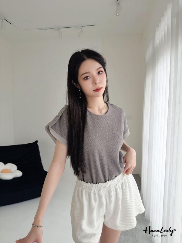 LFA37 質感珍珠肩設計上衣 