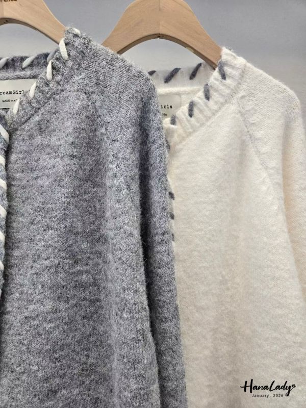 LEA20 彩色絨布釦穿繩邊針織上衣 