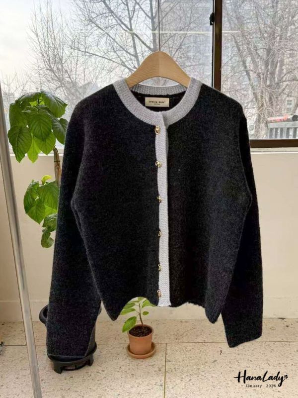 LEA12 配色領造型金釦上衣 