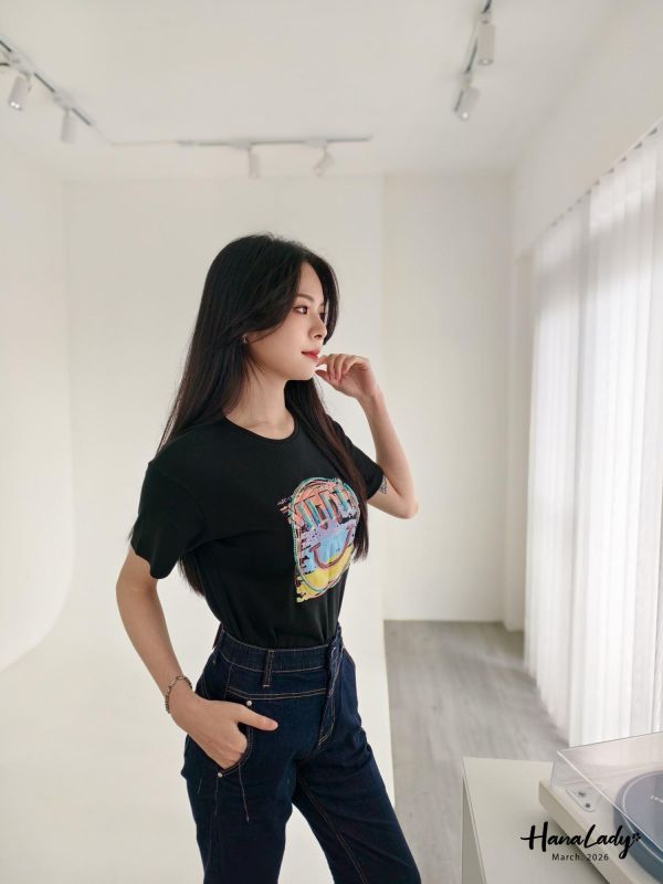 LSA37 刺繡彩虹微笑貼布T 