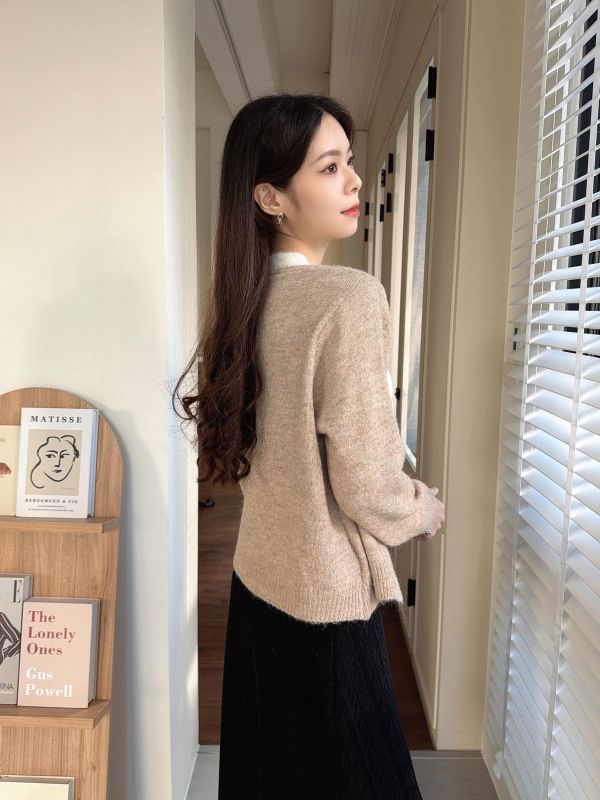 WQB27 假兩件配色V領針織上衣 