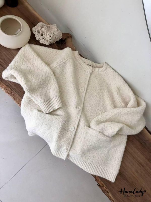 LEB03 百搭Q毛口袋針織排釦外 