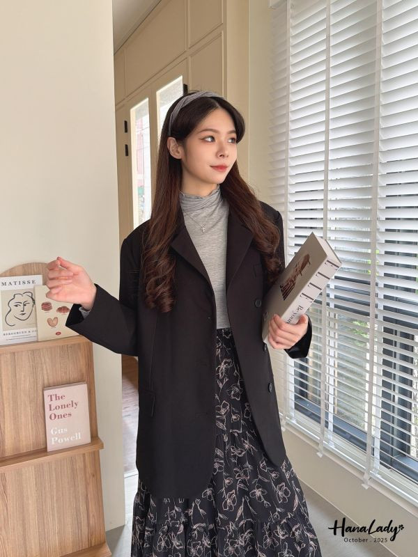 WTA51 簡約三釦後開衩西裝外套 