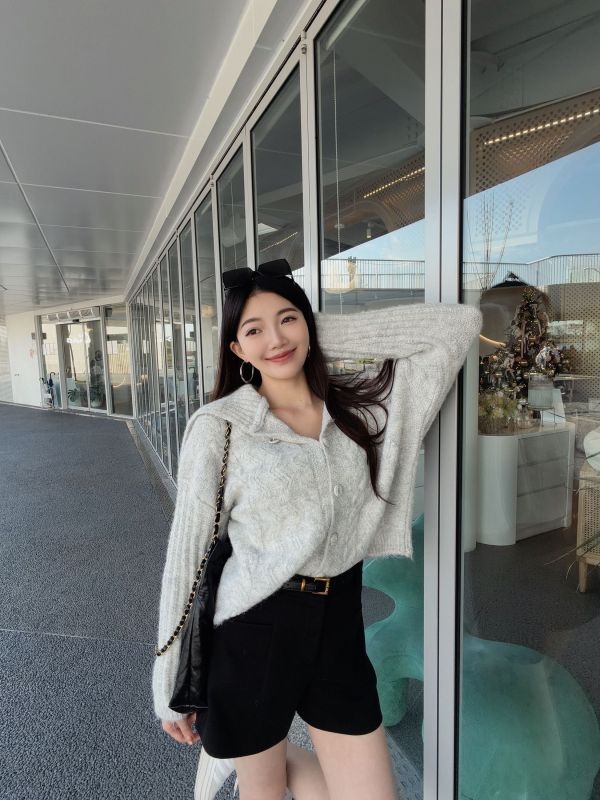 WQB22 設計感麻花波浪紋針織上衣 