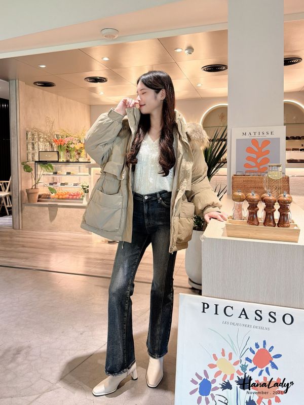 WJA96 刷白提臀線條微喇叭丹寧褲 