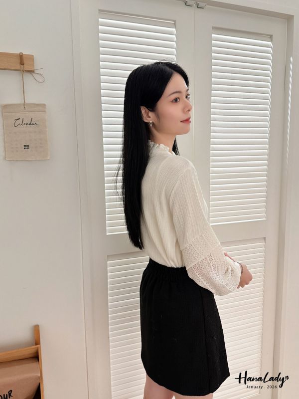 LEA24 細坑條造型簍空袖上衣 