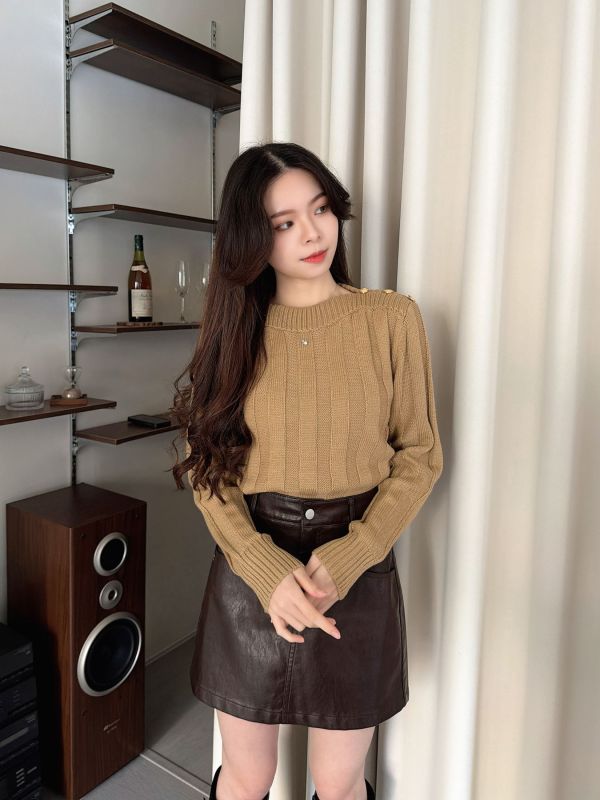 WQA59 金釦肩設計針織上衣 