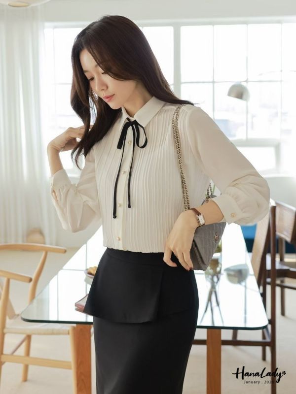 LEA27 造型金扣雪紡壓紋上衣 