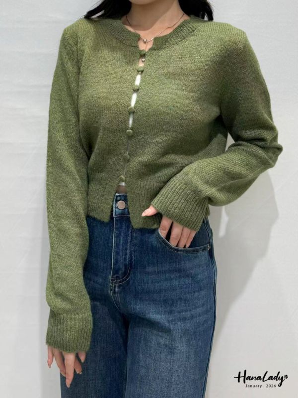 LEA61 簡約排釦設計針織上衣 