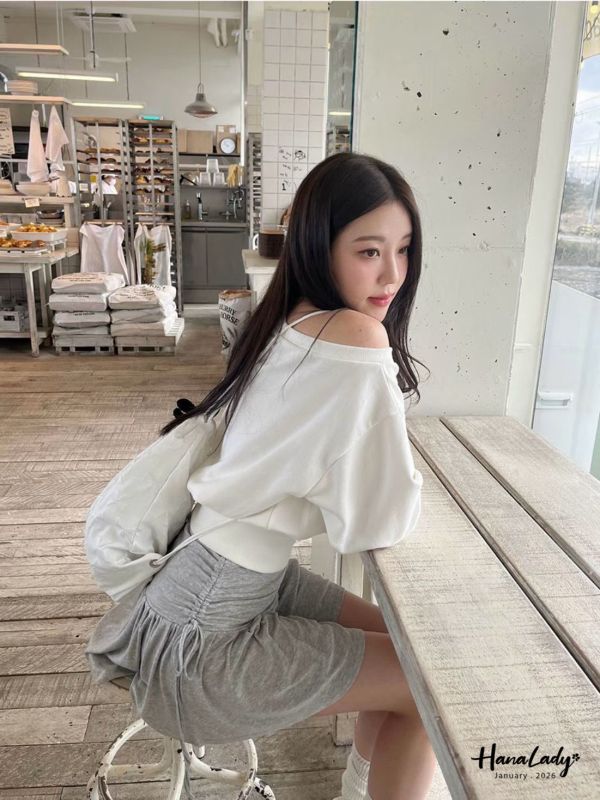 LEA74 簡約休閒斜領T 