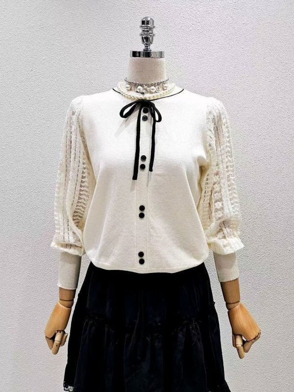 WQA29 蕾絲簍空透袖綁帶上衣 