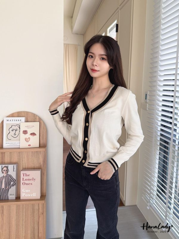 WTB20 配色領細針織親膚排釦衫 