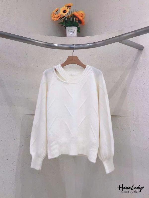 WJA85 氣質釘珠簍空針織上衣 