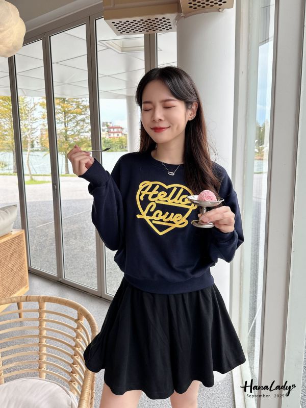 WKA75 愛心刺繡字母大學Ｔ 