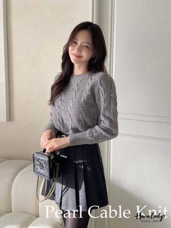 LEA01 釘珠坑條麻花針織上衣 