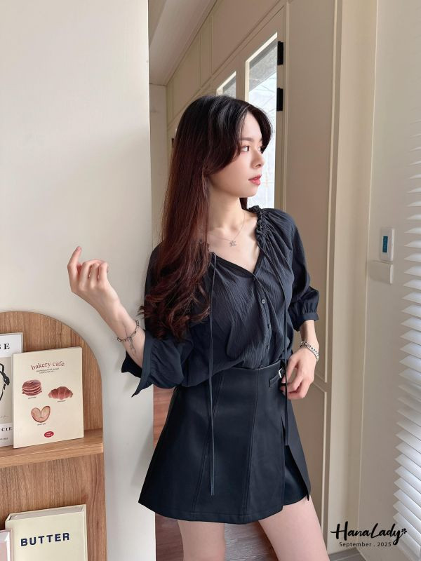 WKA27 花瓣綁結領排釦上衣 