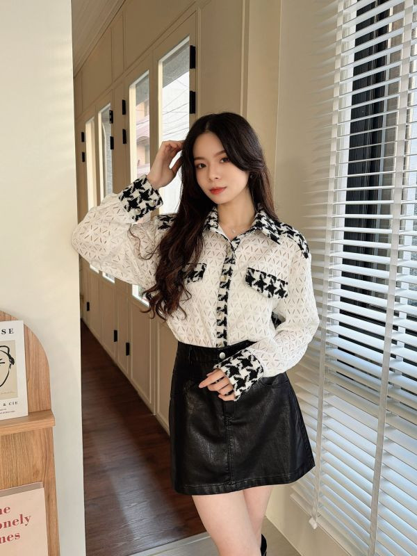 WQA38 千鳥紋配色簍空小花上衣 
