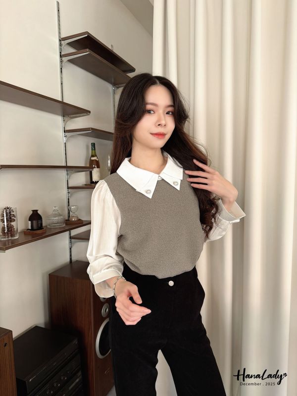 WQA50 蝴蝶釘珠領針織上衣 