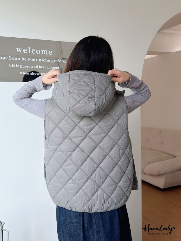 WJB01 異材質菱格紋連帽背心 