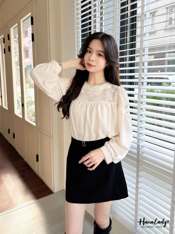 WQA91 浪漫簍空雕花雪紡上衣 